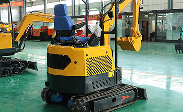 租用一臺小型挖掘機需要多少錢？